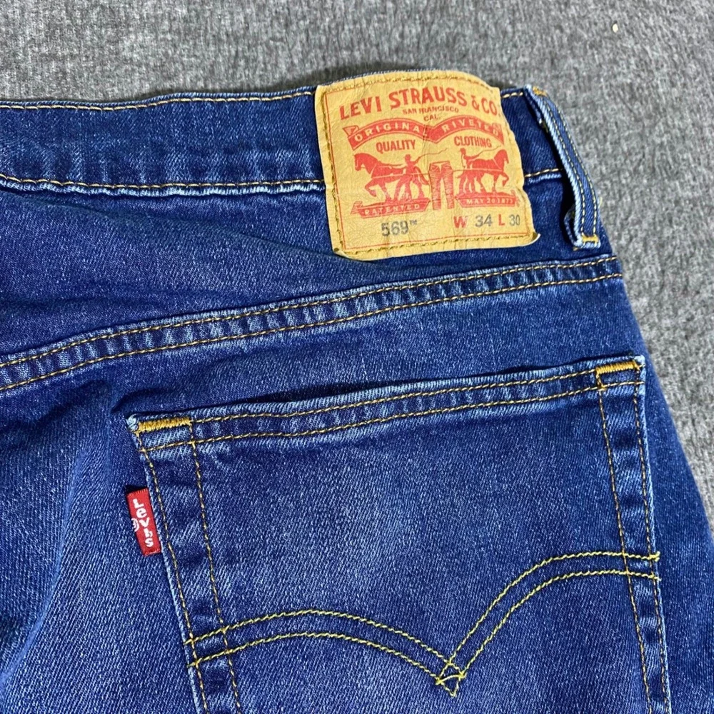 Levis levi 569